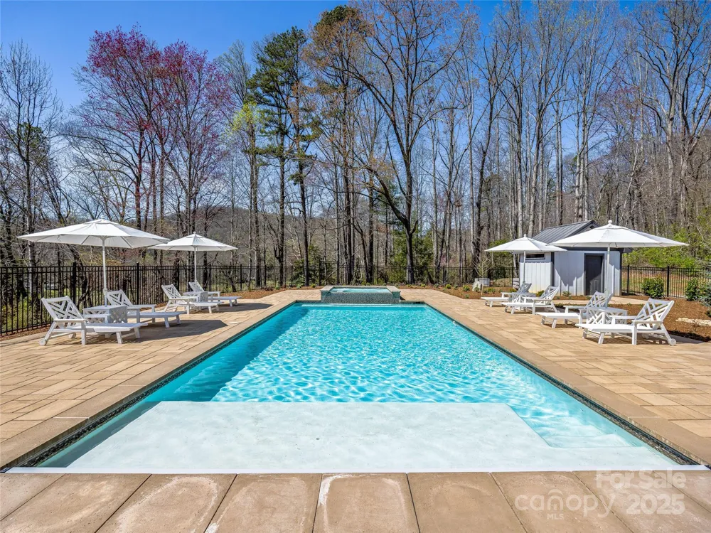 59 W Bradford Hill Road Mills River, NC 28759