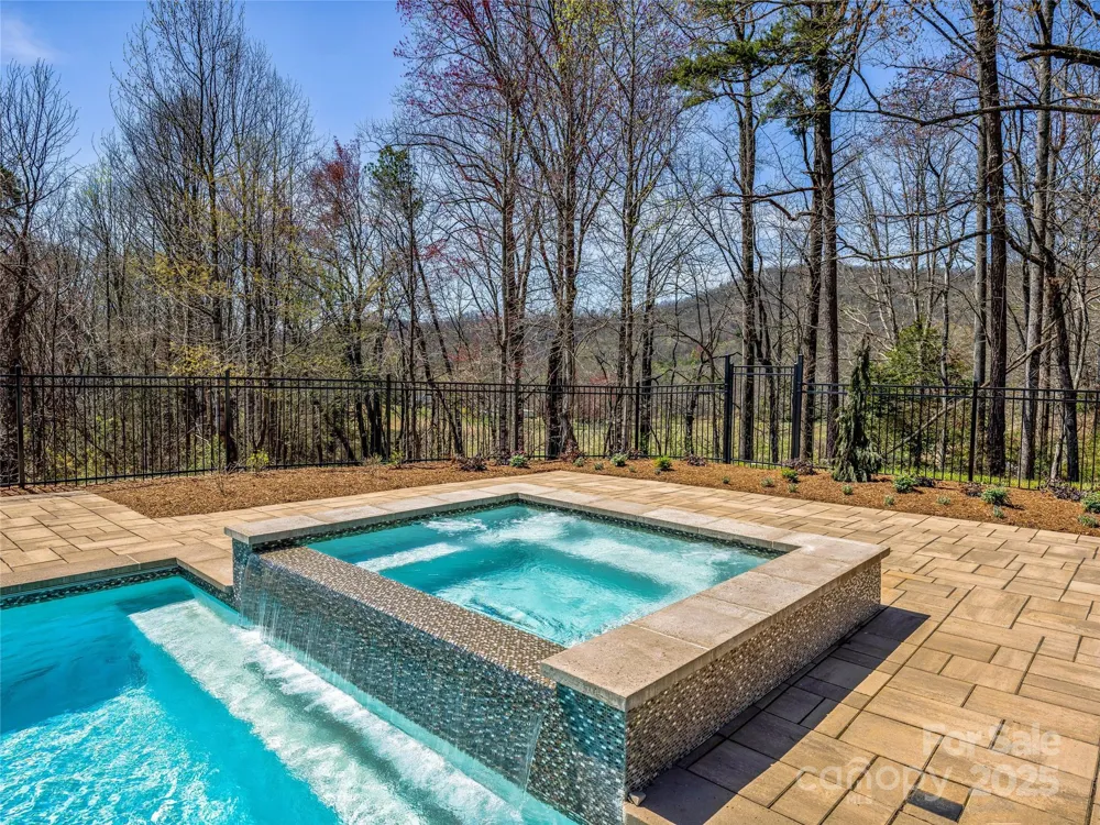 59 W Bradford Hill Road Mills River, NC 28759