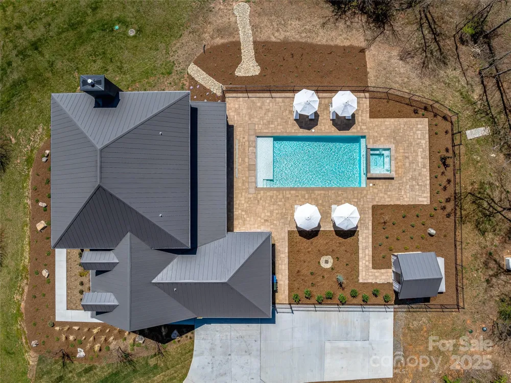 59 W Bradford Hill Road Mills River, NC 28759