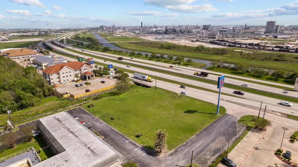 1000 Highway 332 Clute, TX 77531