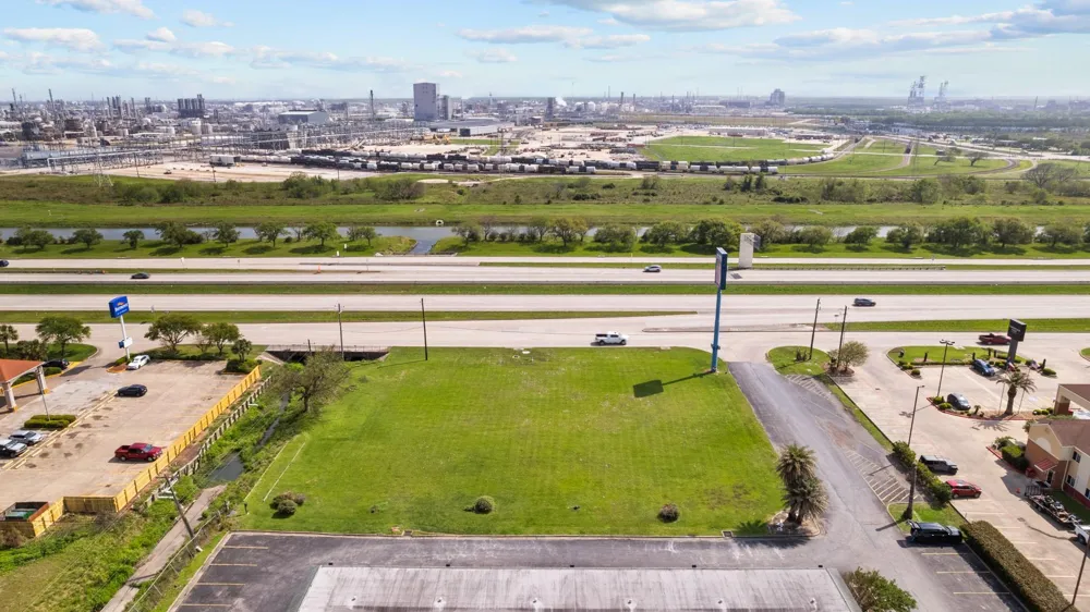 1000 Highway 332 Clute, TX 77531