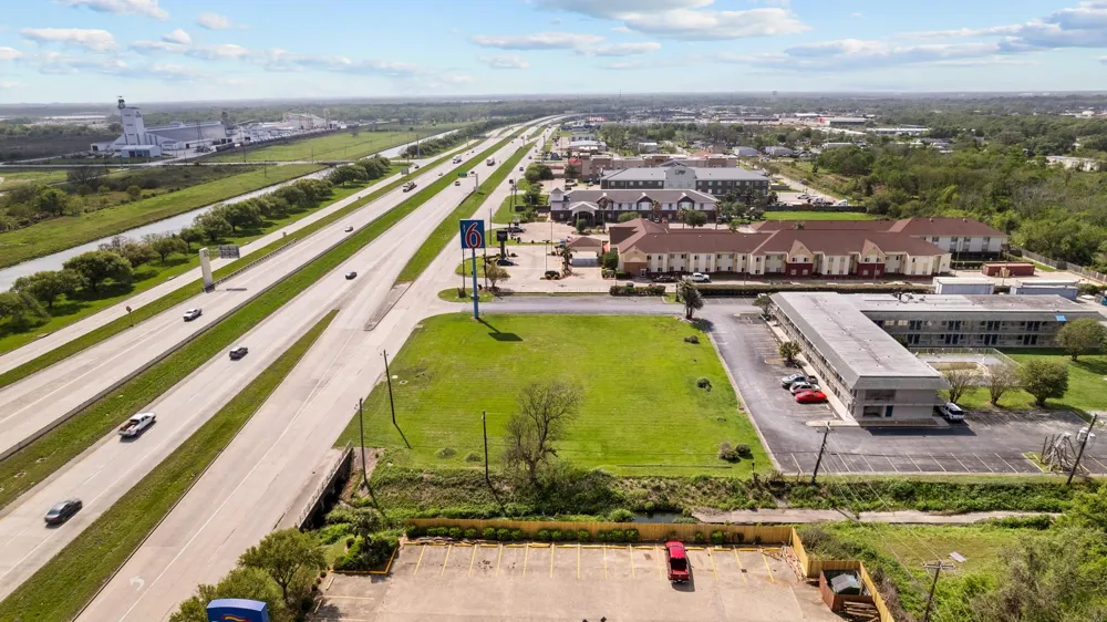 1000 Highway 332 Clute, TX 77531