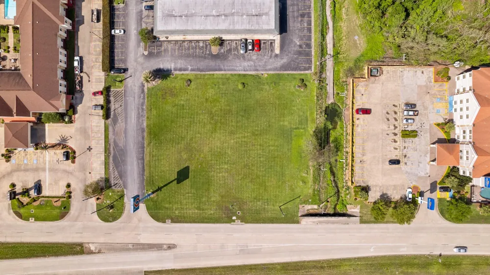 1000 Highway 332 Clute, TX 77531