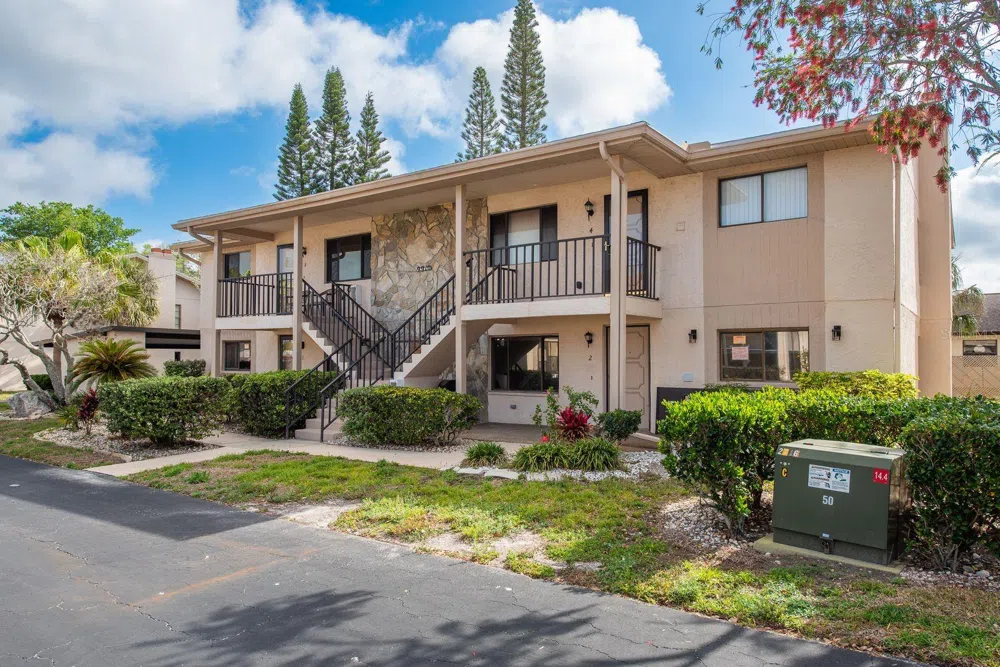 9910 EAGLES POINT CIRCLE #3 Port Richey, FL 34668