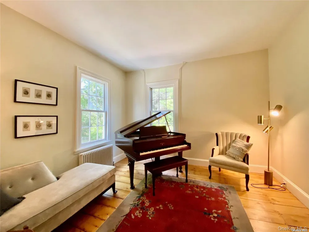 1685 Peconic Lane Peconic, NY 11958