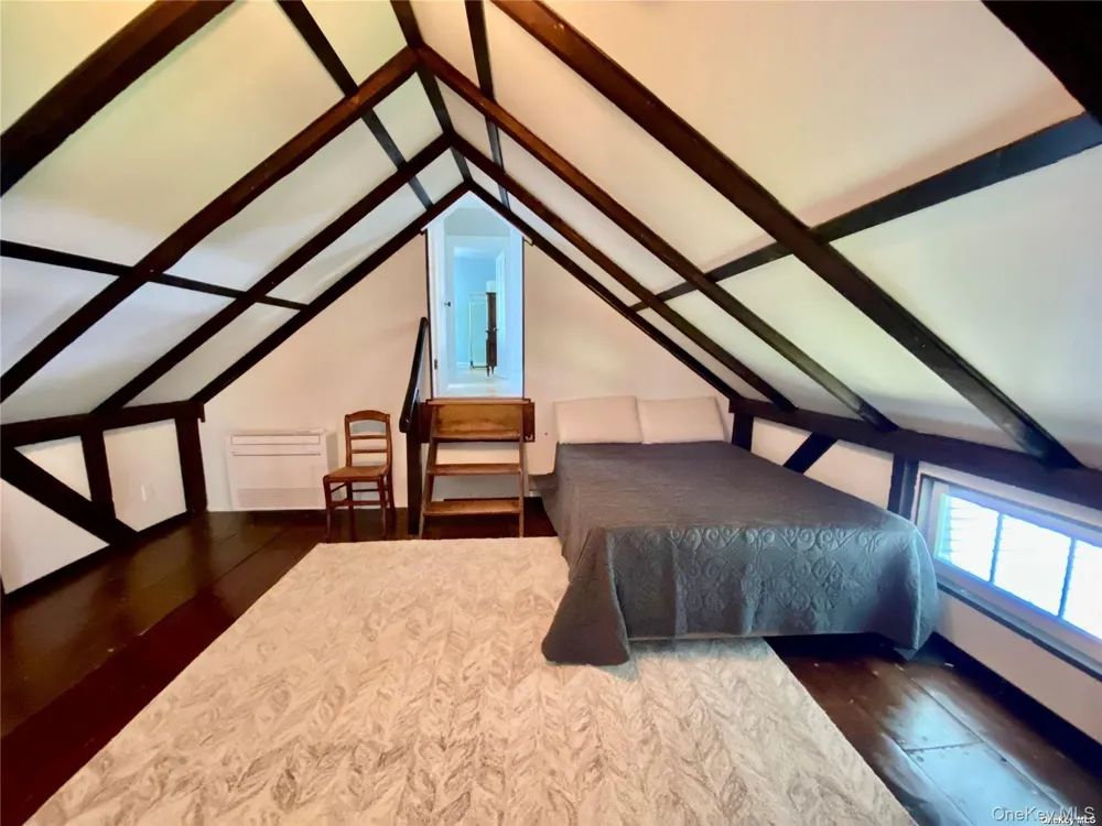 1685 Peconic Lane Peconic, NY 11958