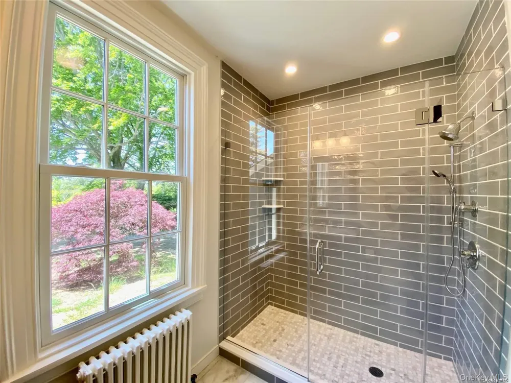 1685 Peconic Lane Peconic, NY 11958