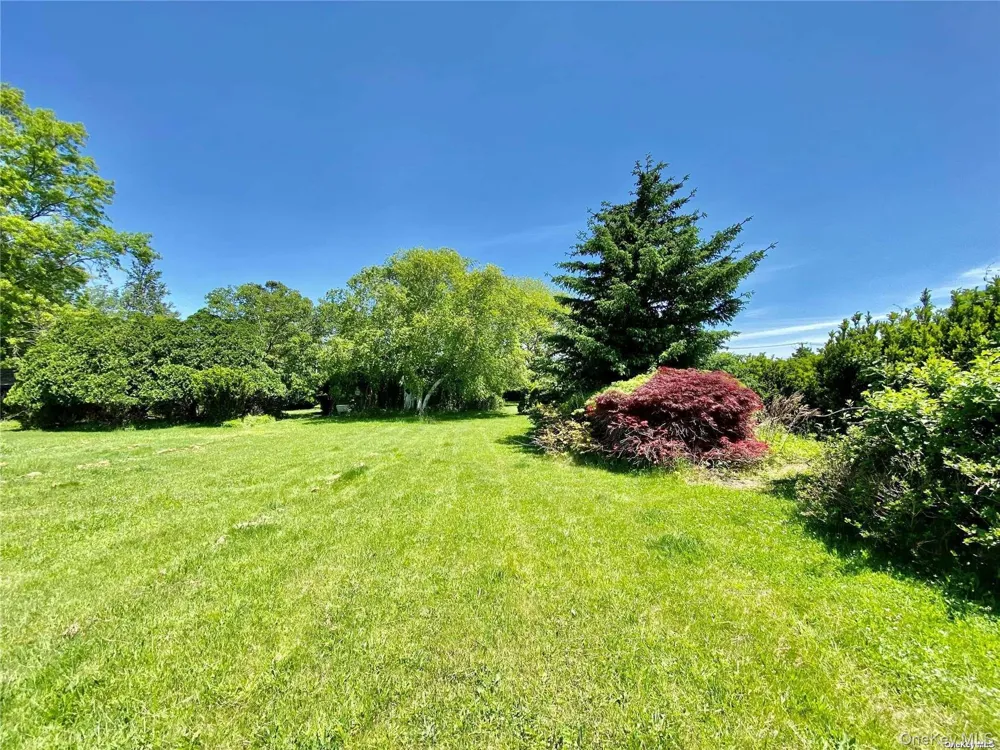 1685 Peconic Lane Peconic, NY 11958