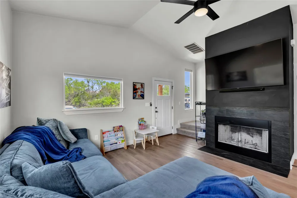 230 Rosehill Drive Granite Shoals, TX 78654