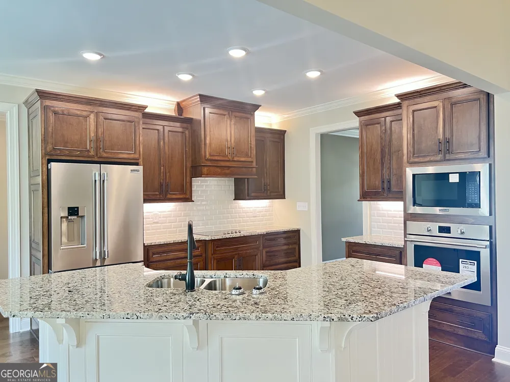 1810 Beebalm DR Statham, GA 30666