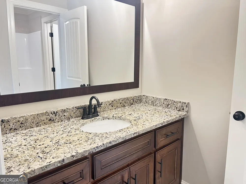 1810 Beebalm DR Statham, GA 30666