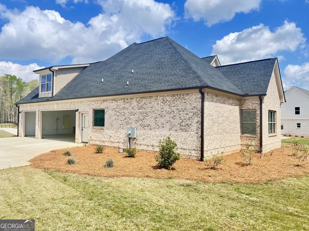 1810 Beebalm DR Statham, GA 30666
