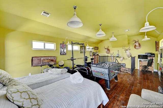 398 Redbird Kingsbury, TX 78638