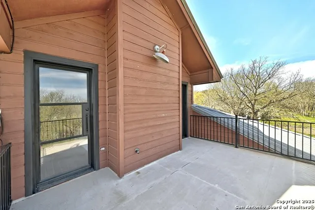 398 Redbird Kingsbury, TX 78638