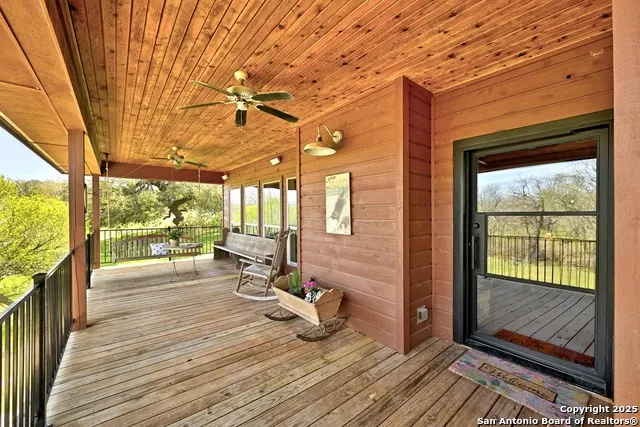 398 Redbird Kingsbury, TX 78638