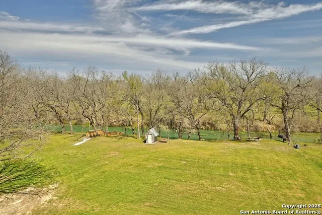 398 Redbird Kingsbury, TX 78638