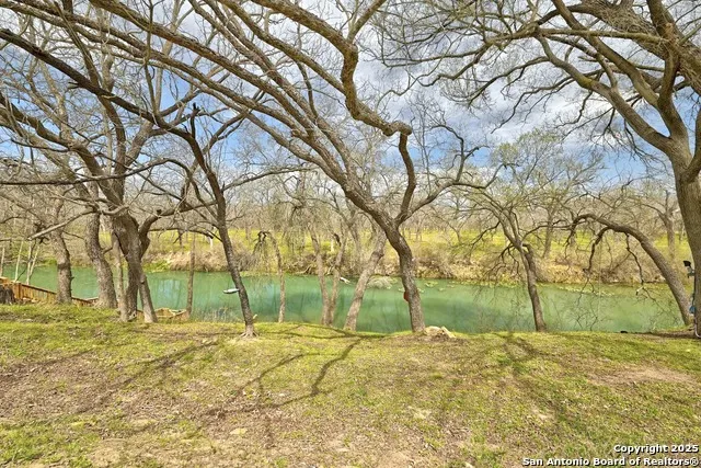 398 Redbird Kingsbury, TX 78638