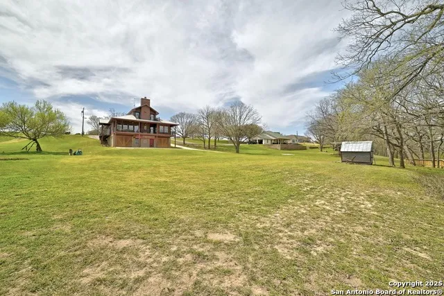 398 Redbird Kingsbury, TX 78638