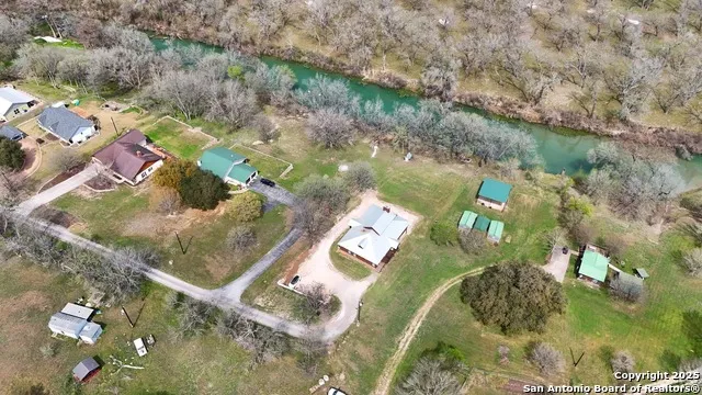 398 Redbird Kingsbury, TX 78638