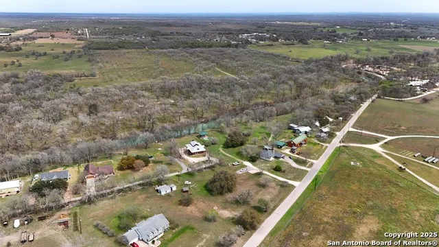 398 Redbird Kingsbury, TX 78638