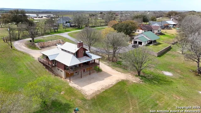 398 Redbird Kingsbury, TX 78638