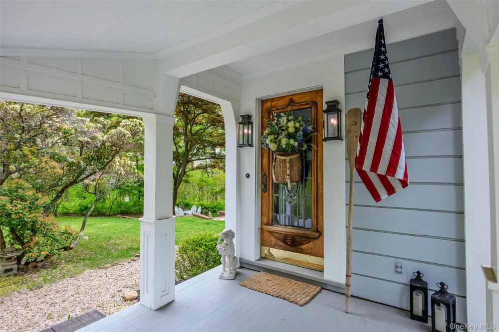 10 Pine Path Port Jefferson, NY 11777
