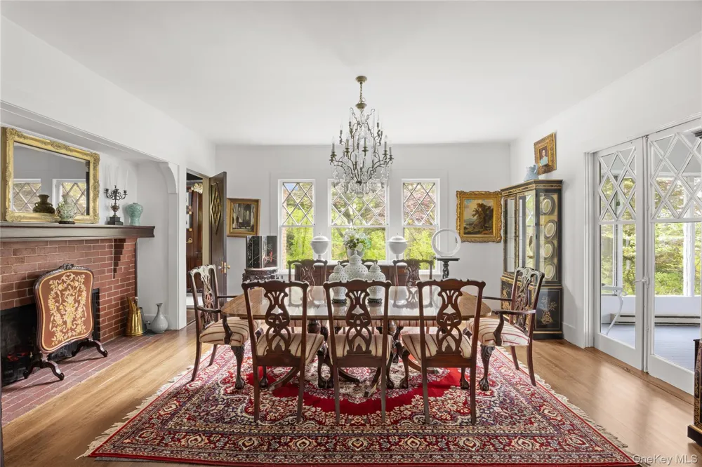 10 Pine Path Port Jefferson, NY 11777