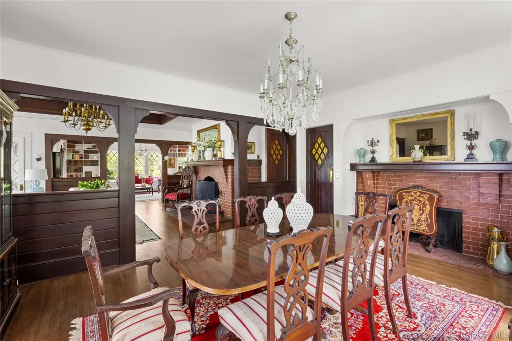 10 Pine Path Port Jefferson, NY 11777