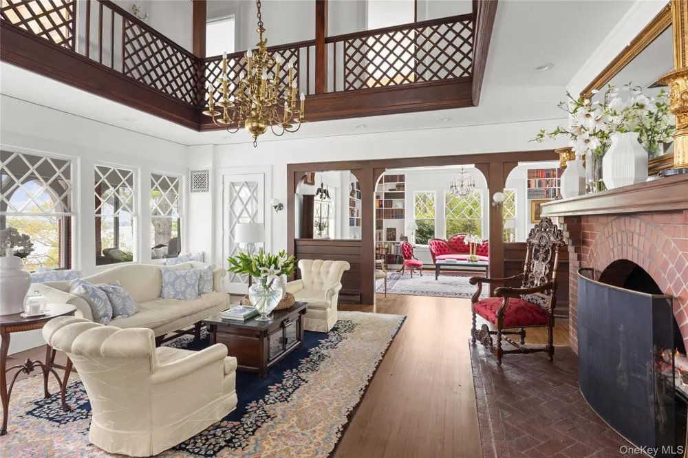 10 Pine Path Port Jefferson, NY 11777