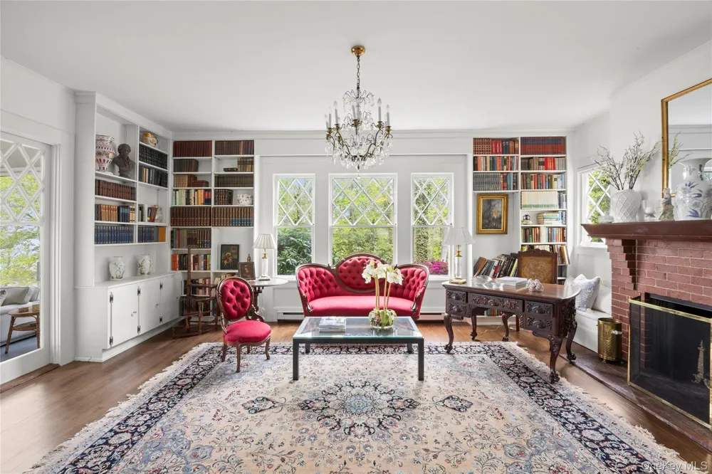 10 Pine Path Port Jefferson, NY 11777