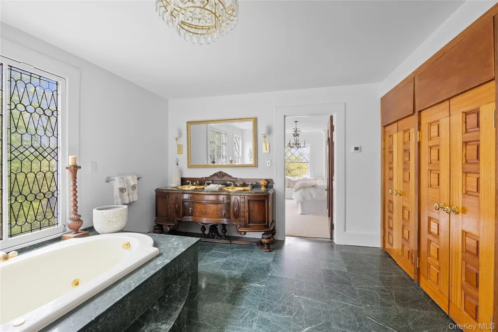 10 Pine Path Port Jefferson, NY 11777