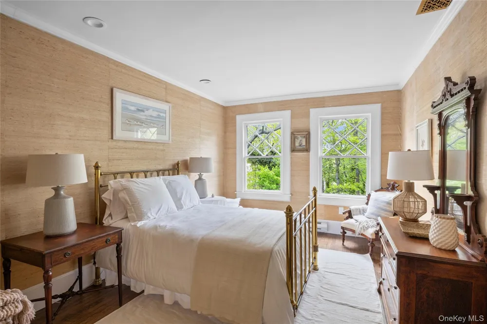 10 Pine Path Port Jefferson, NY 11777