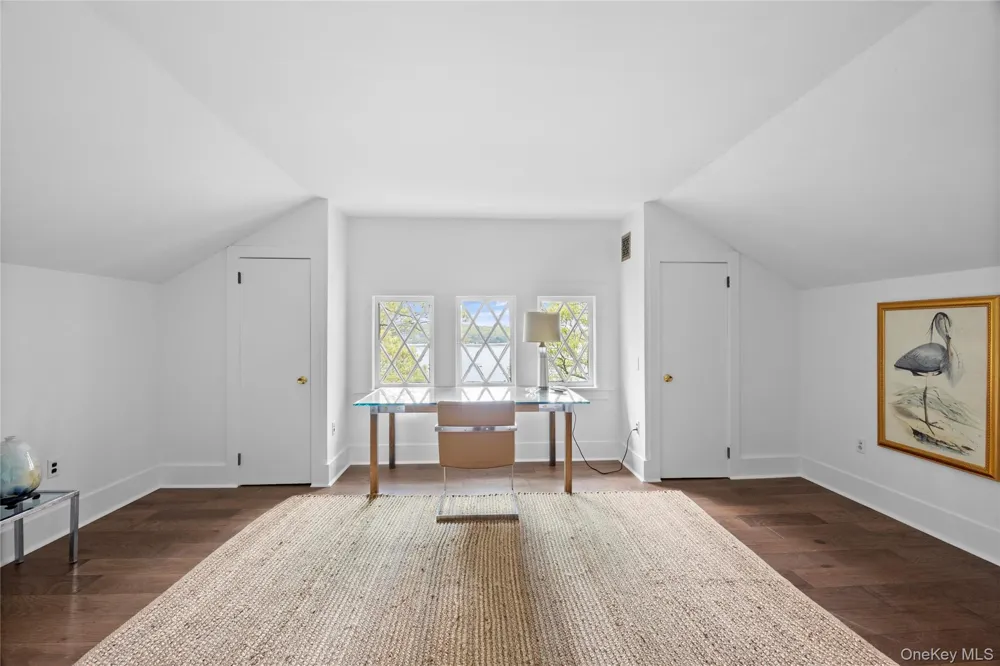 10 Pine Path Port Jefferson, NY 11777