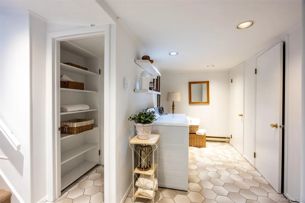 10 Pine Path Port Jefferson, NY 11777