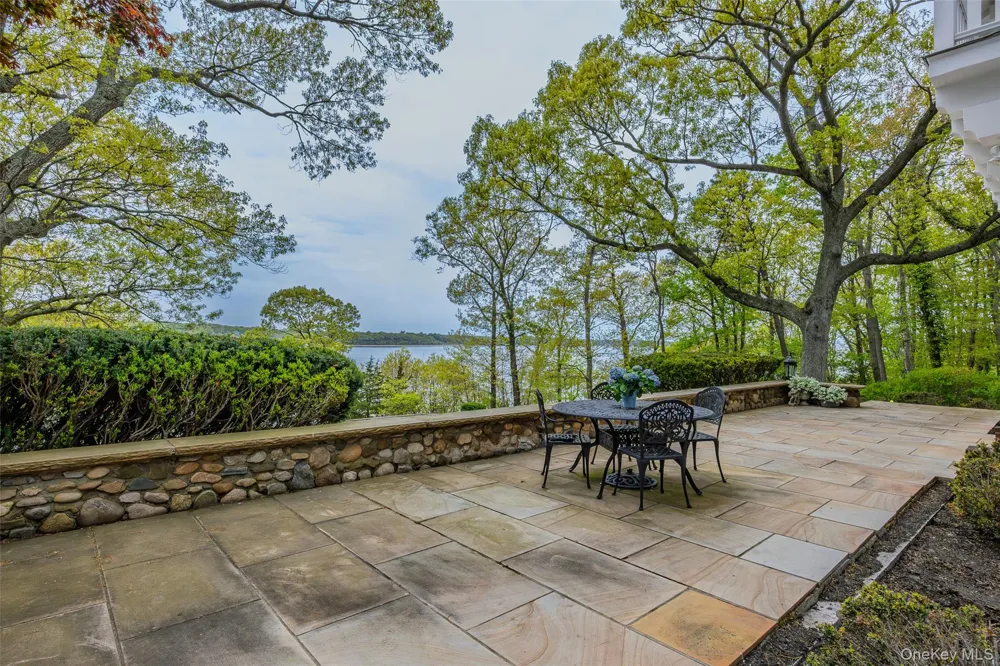 10 Pine Path Port Jefferson, NY 11777