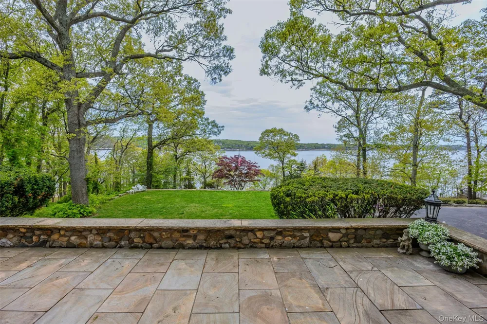 10 Pine Path Port Jefferson, NY 11777