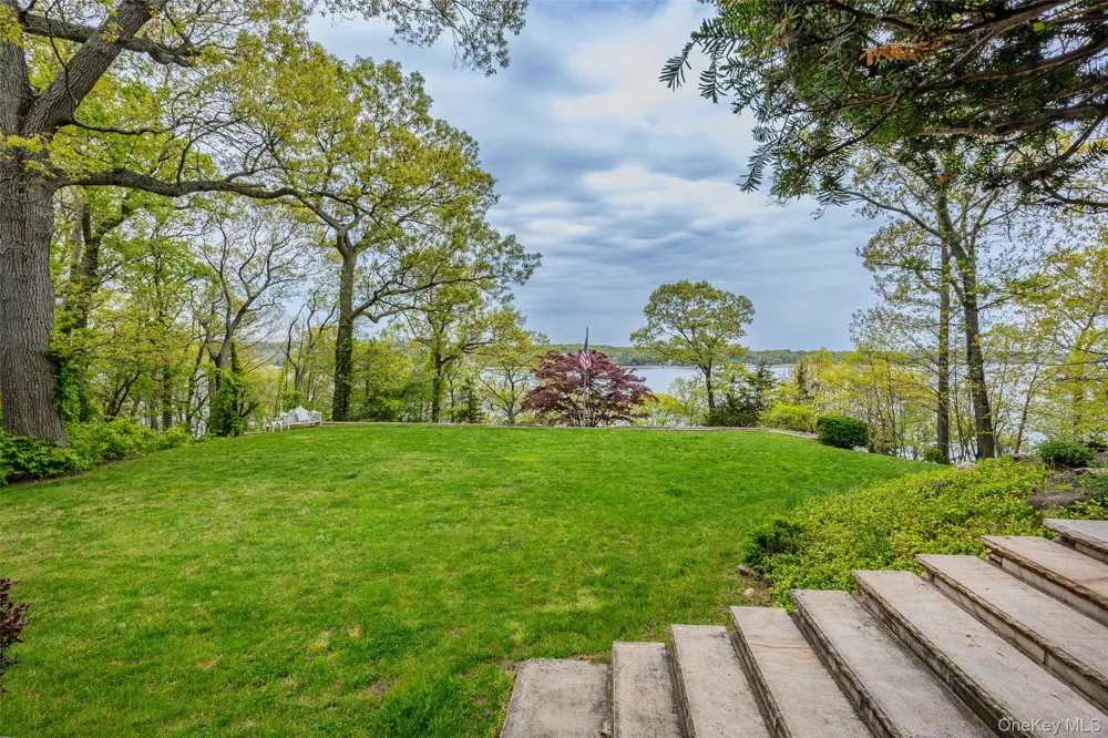 10 Pine Path Port Jefferson, NY 11777