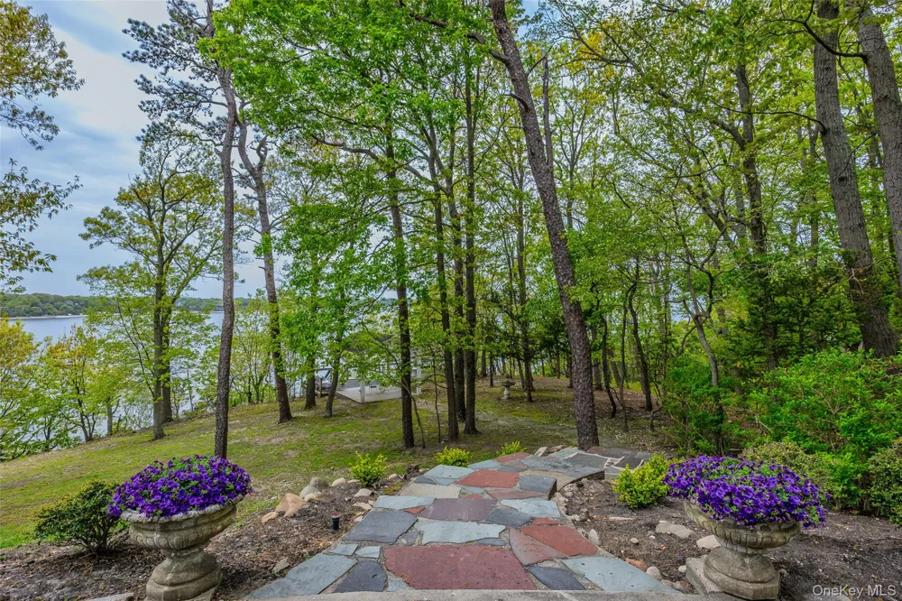 10 Pine Path Port Jefferson, NY 11777