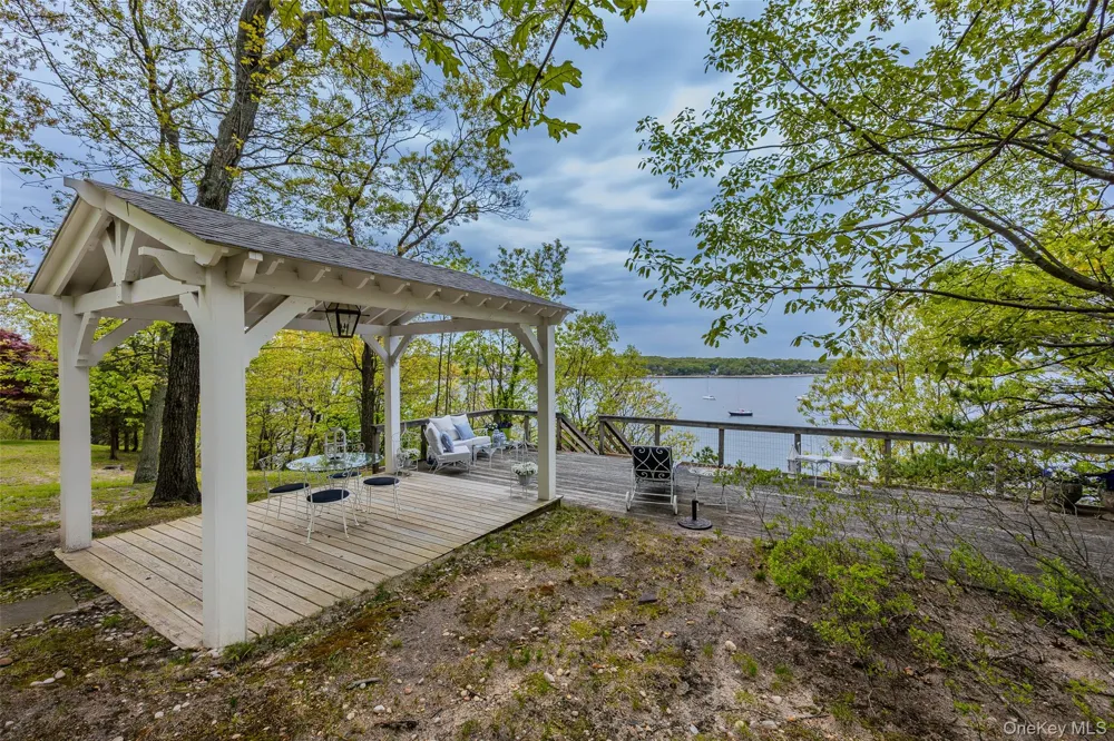 10 Pine Path Port Jefferson, NY 11777