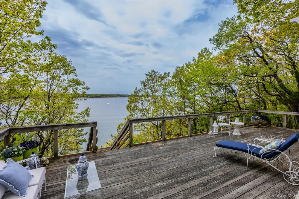 10 Pine Path Port Jefferson, NY 11777