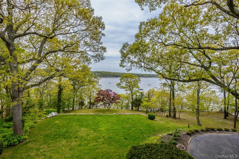 10 Pine Path Port Jefferson, NY 11777