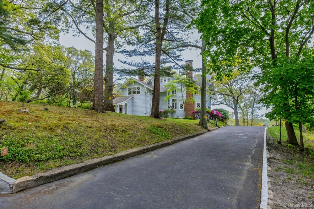 10 Pine Path Port Jefferson, NY 11777