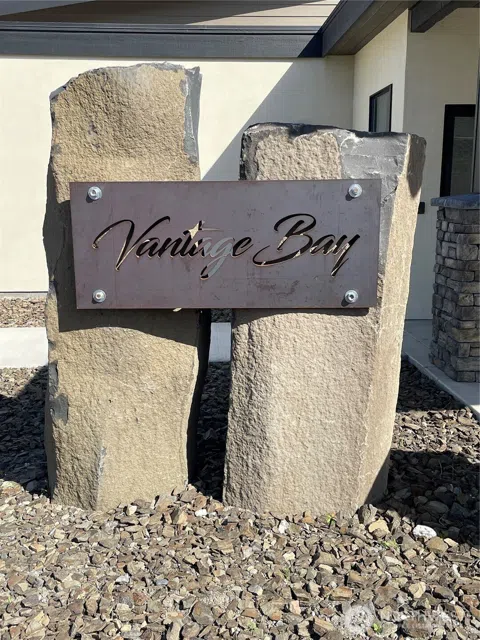 360 Vantage Bay Loop