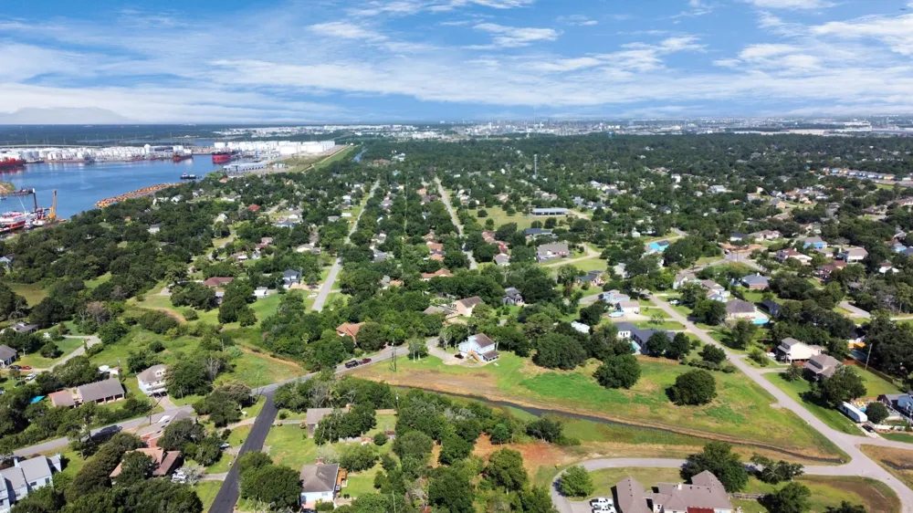 Shadylawn Avenue La Porte, TX 77571