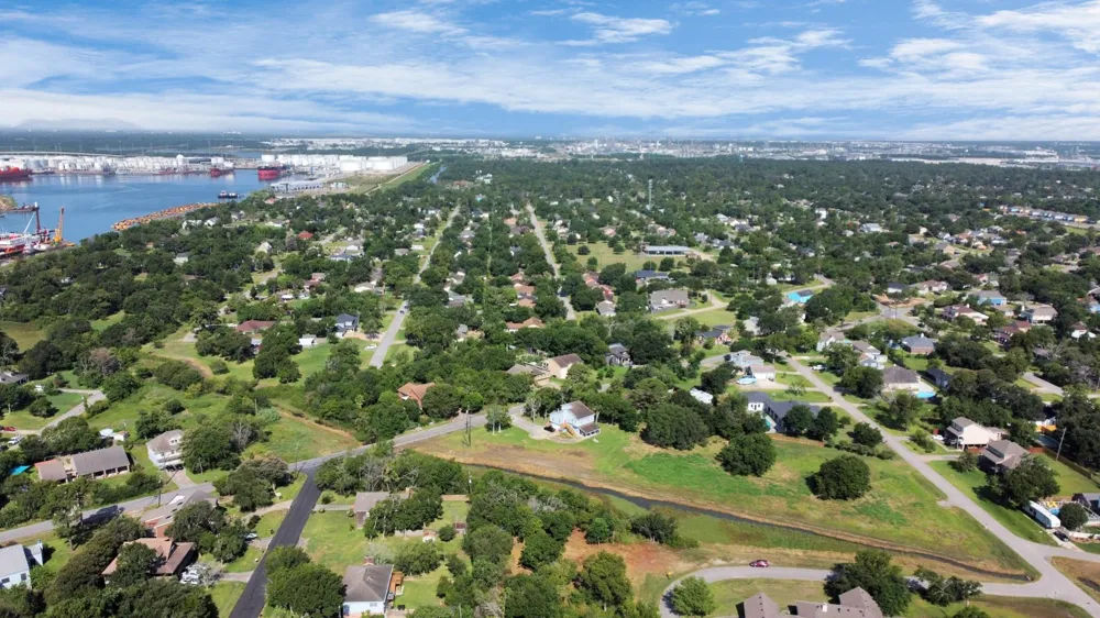 Shadylawn Avenue La Porte, TX 77571