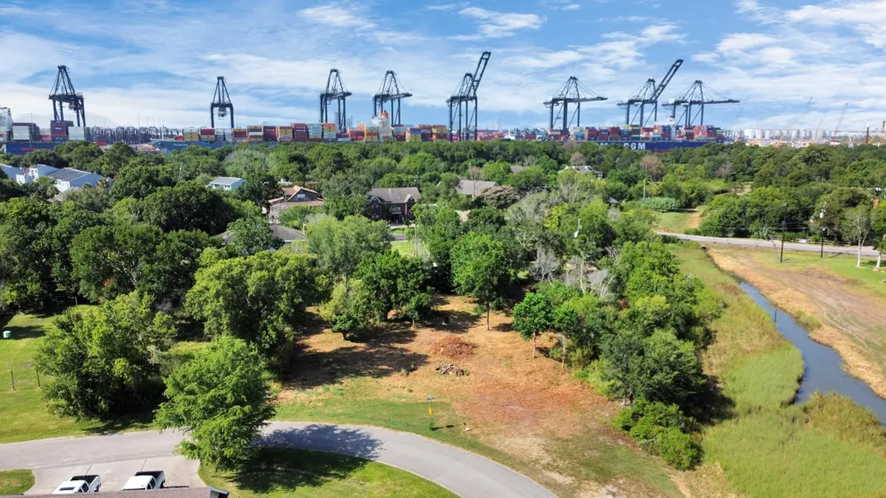 Shadylawn Avenue La Porte, TX 77571