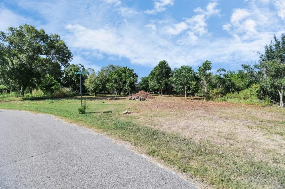 Shadylawn Avenue La Porte, TX 77571
