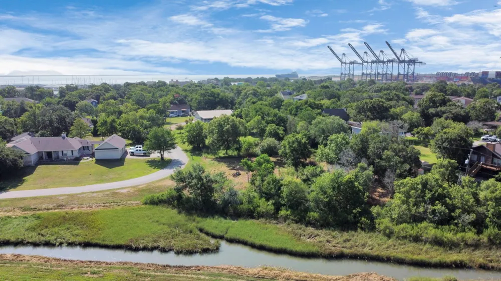 Shadylawn Avenue La Porte, TX 77571