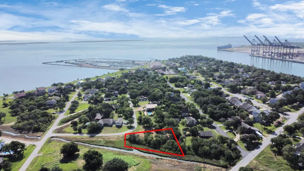 Shadylawn Avenue La Porte, TX 77571