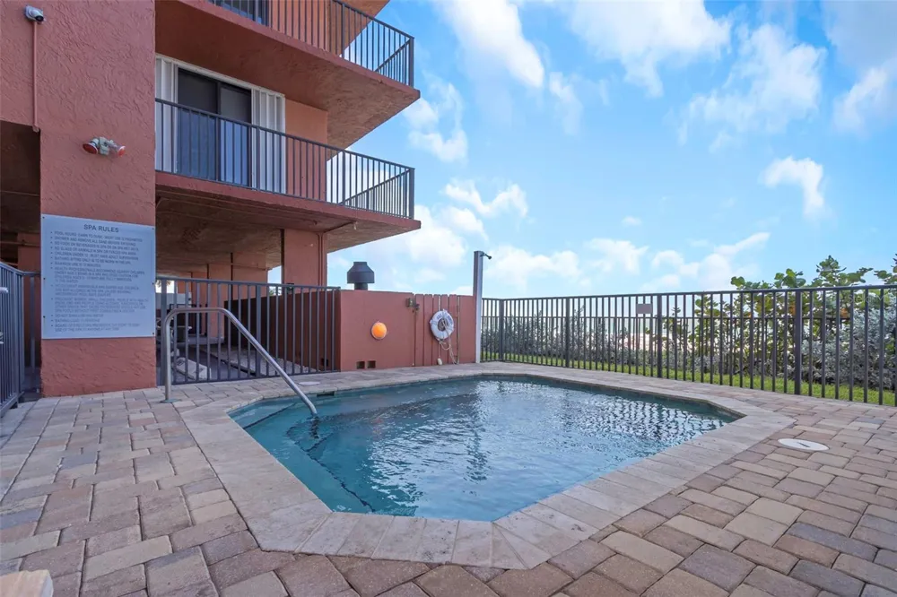 15316 GULF BOULEVARD #604 Madeira Beach, FL 33708